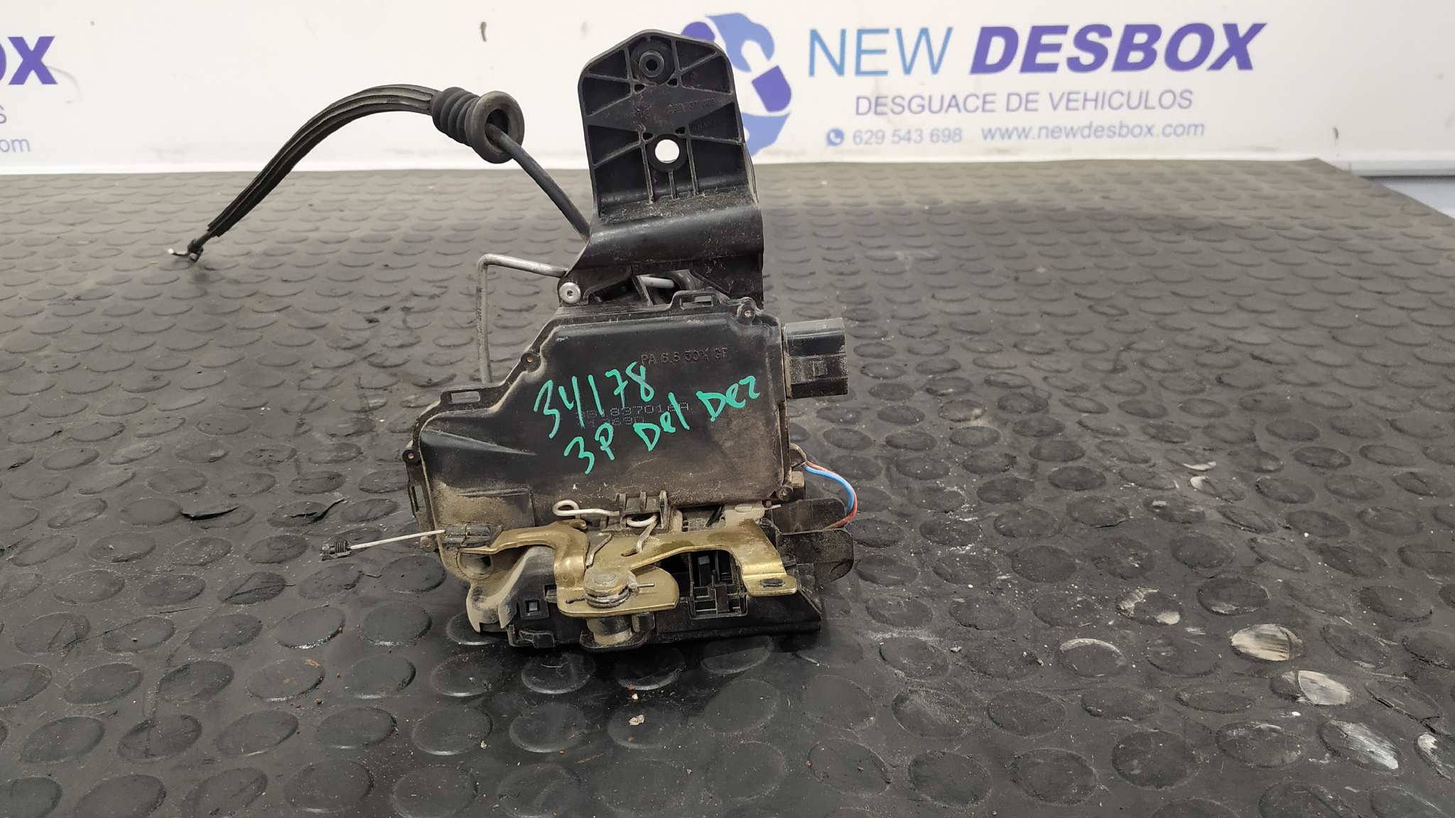 CERRADURA PUERTA DELANTERA DERECHA VOLKSWAGEN GOLF IV BERLINA (1J1)