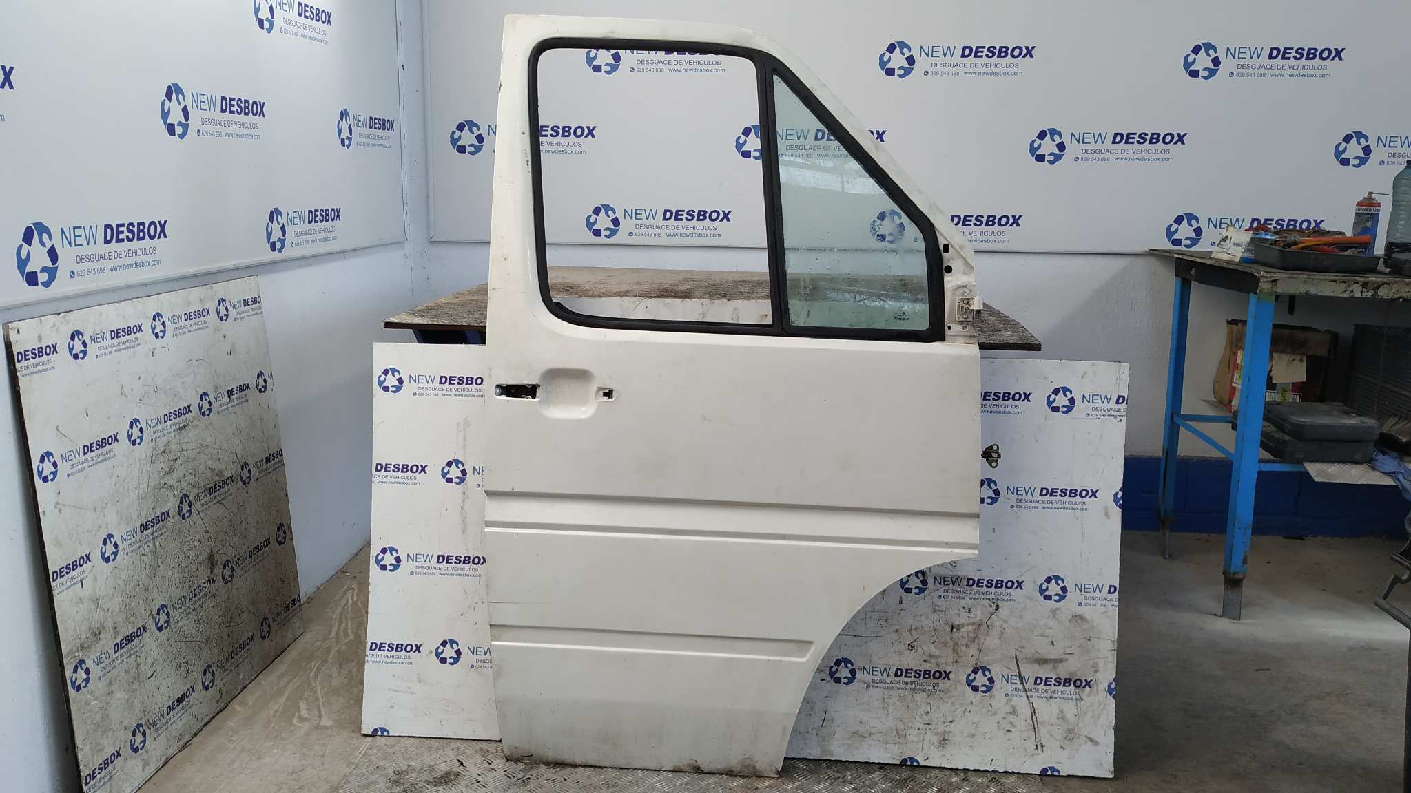 PUERTA DELANTERA DERECHA VOLKSWAGEN LT CAJA CERRADA / COMBI (MOD. 1997)