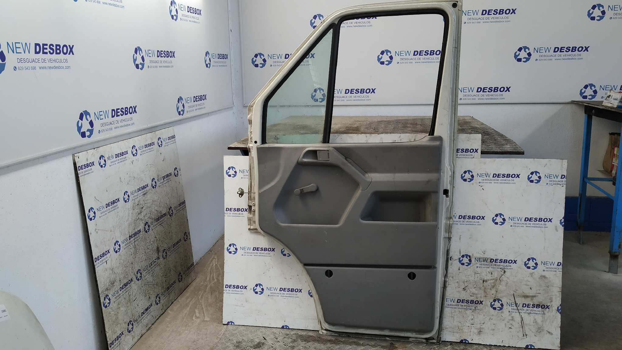 PUERTA DELANTERA DERECHA VOLKSWAGEN LT CAJA CERRADA / COMBI (MOD. 1997) - vista 3