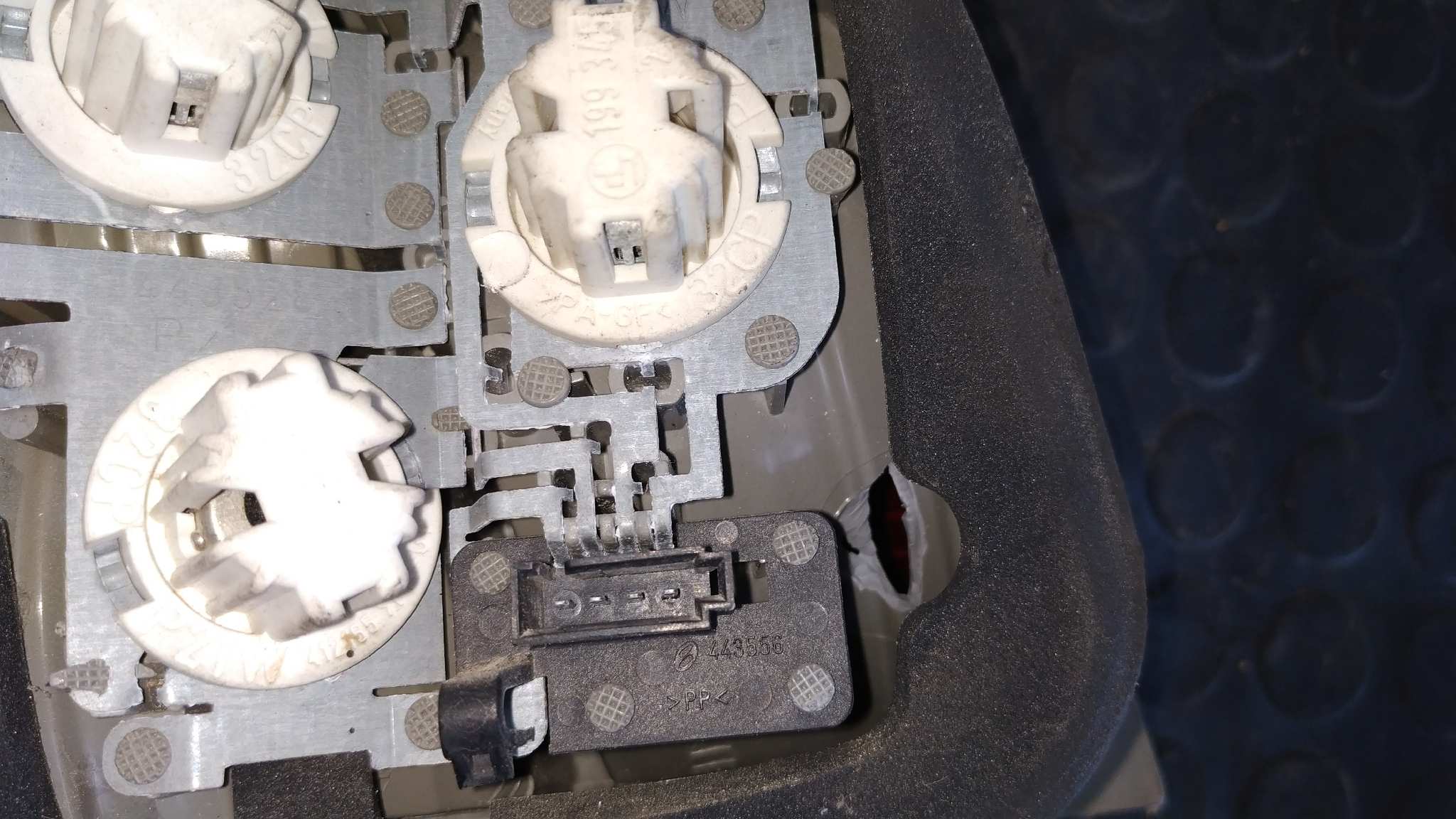 PILOTO PORTON DERECHO OPEL VECTRA C CARAVAN 1.9 16V CDTI CAT (Z 19 DTH / LRD) - vista 4