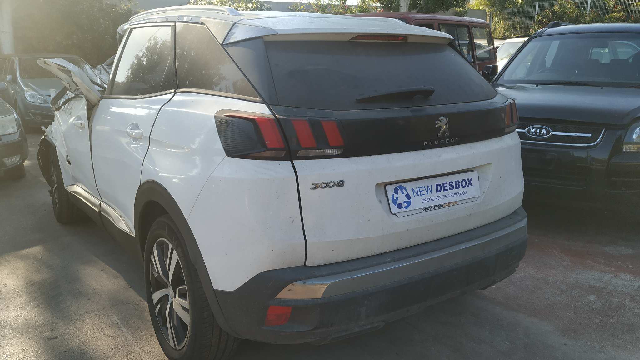 FARO ANTINIEBLA IZQUIERDO PEUGEOT 3008