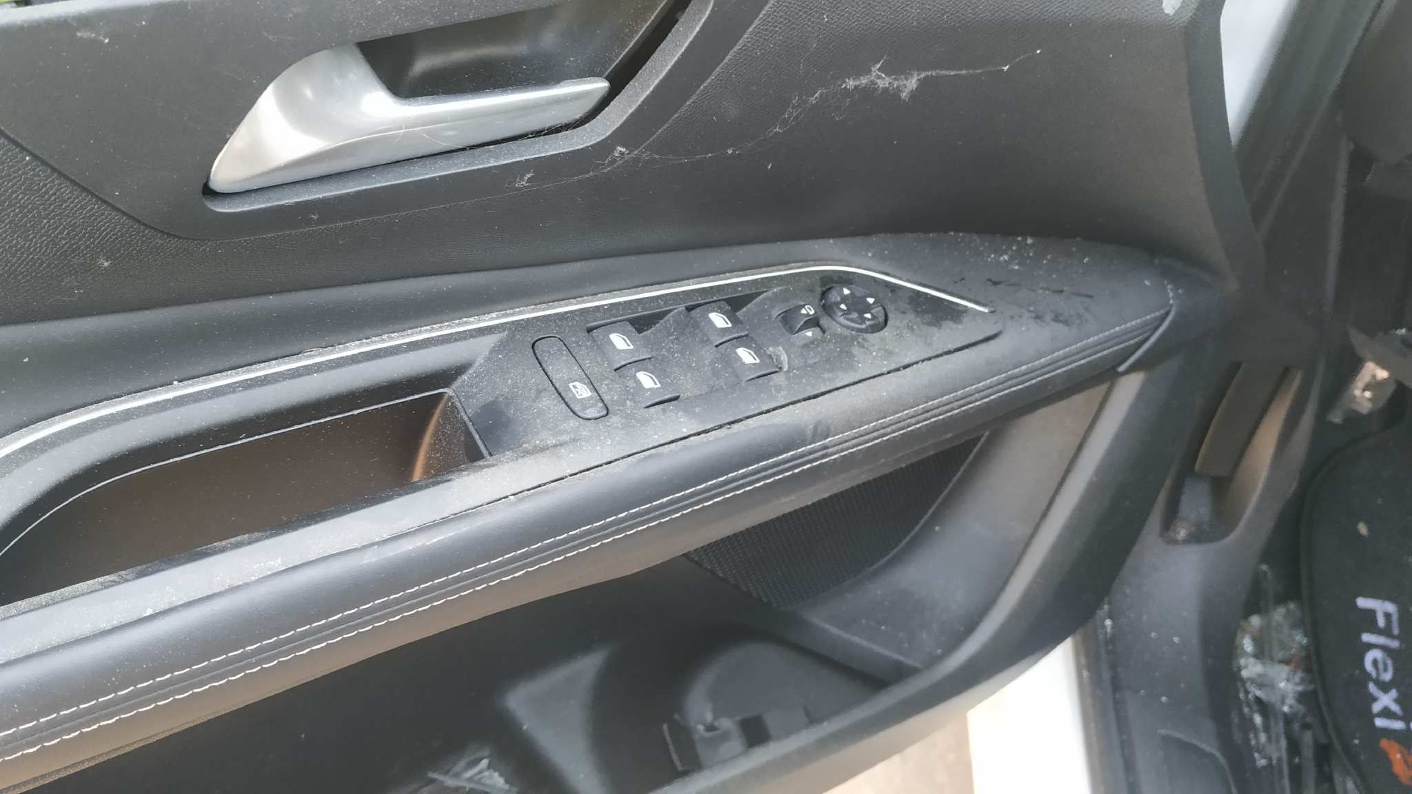 FARO ANTINIEBLA IZQUIERDO PEUGEOT 3008 - vista 23