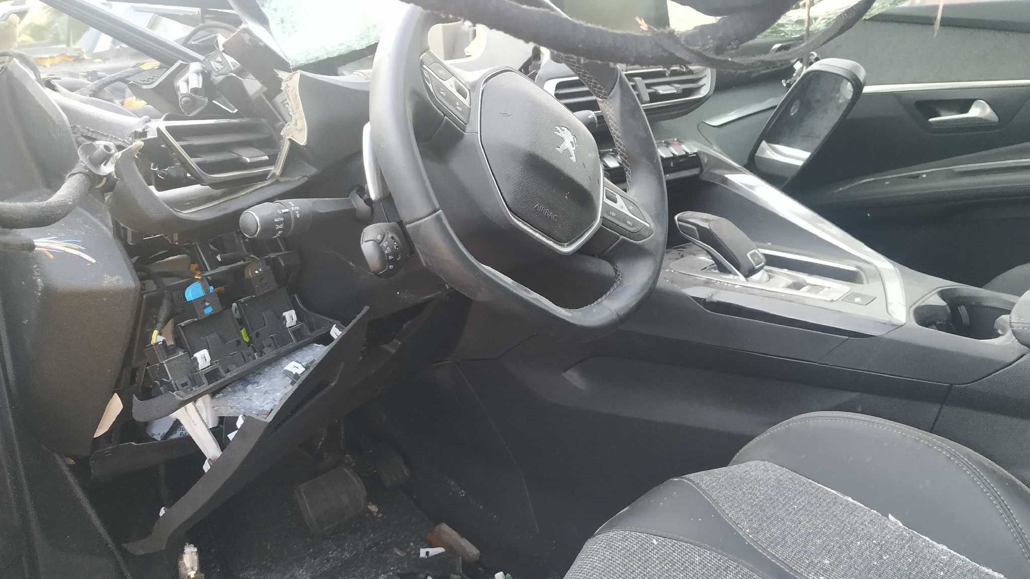 FARO ANTINIEBLA IZQUIERDO PEUGEOT 3008 - vista 18