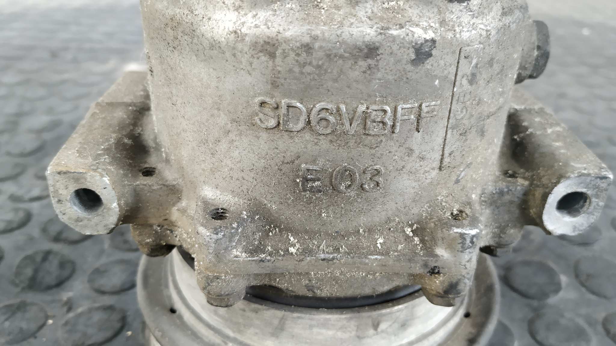 COMPRESOR AIRE ACONDICIONADO RENAULT CLIO II FASE II (B/CB0) - vista 6