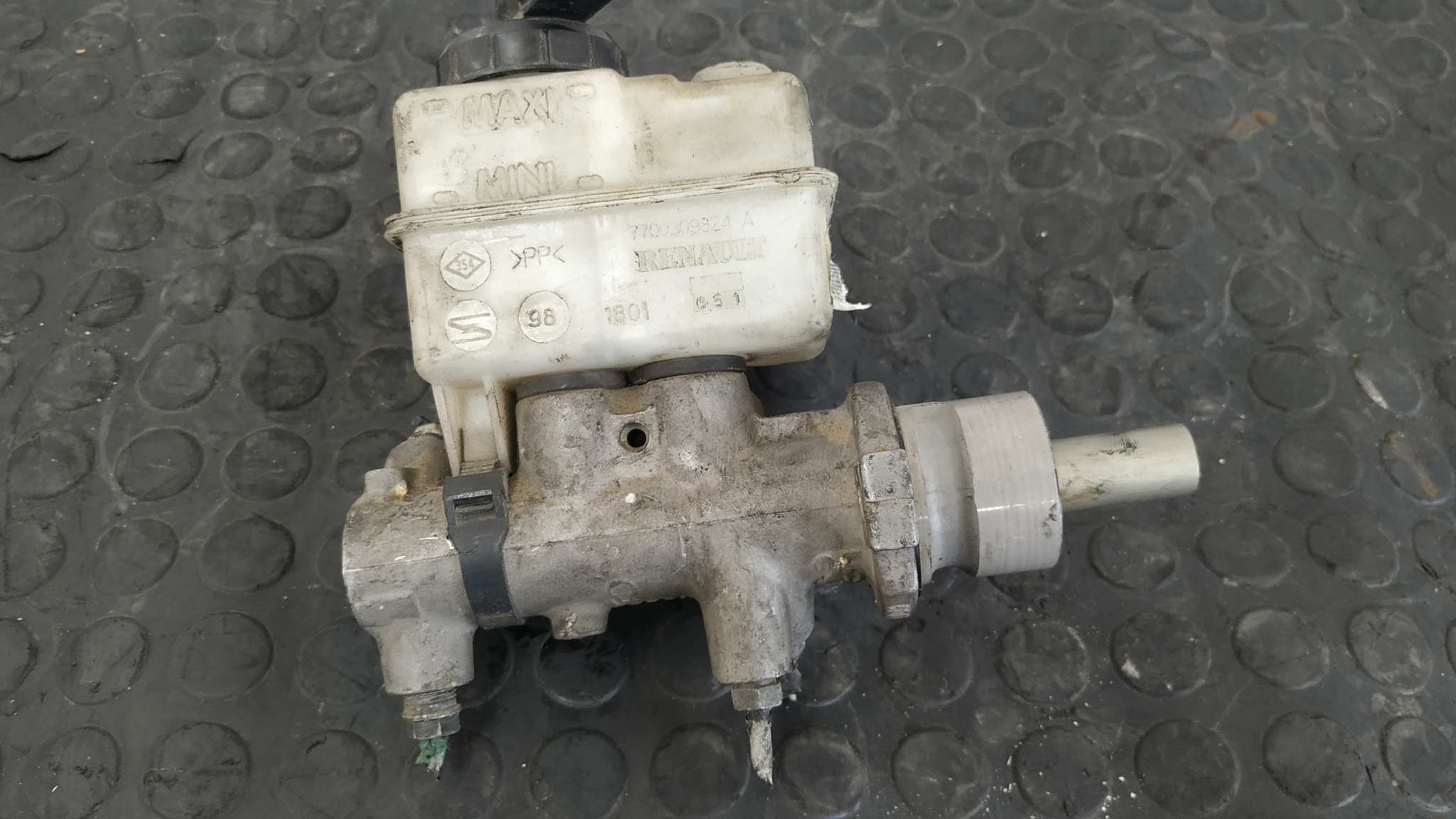 BOMBA FRENO RENAULT MASTER CAJA - vista 4