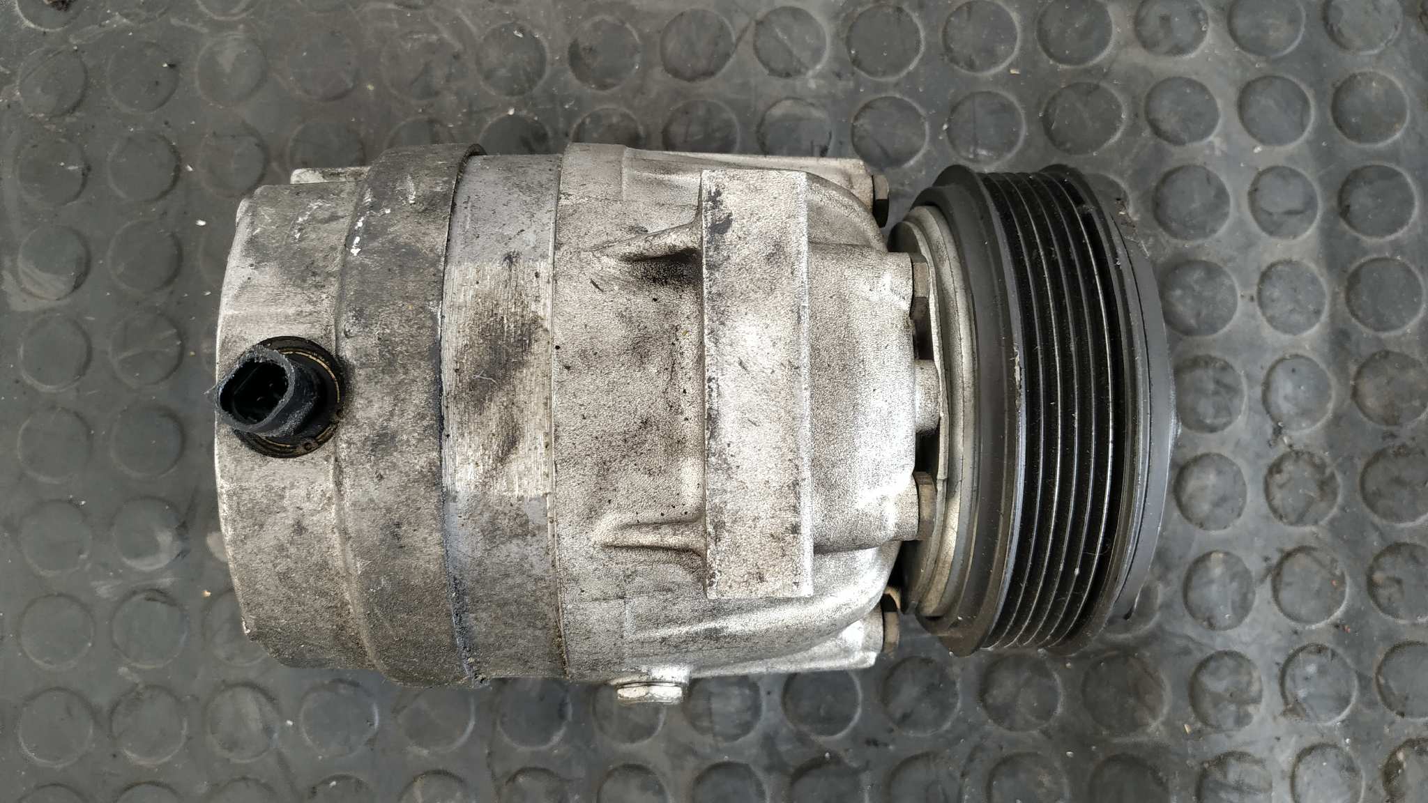 COMPRESOR AIRE ACONDICIONADO RENAULT LAGUNA (B56) - vista 5