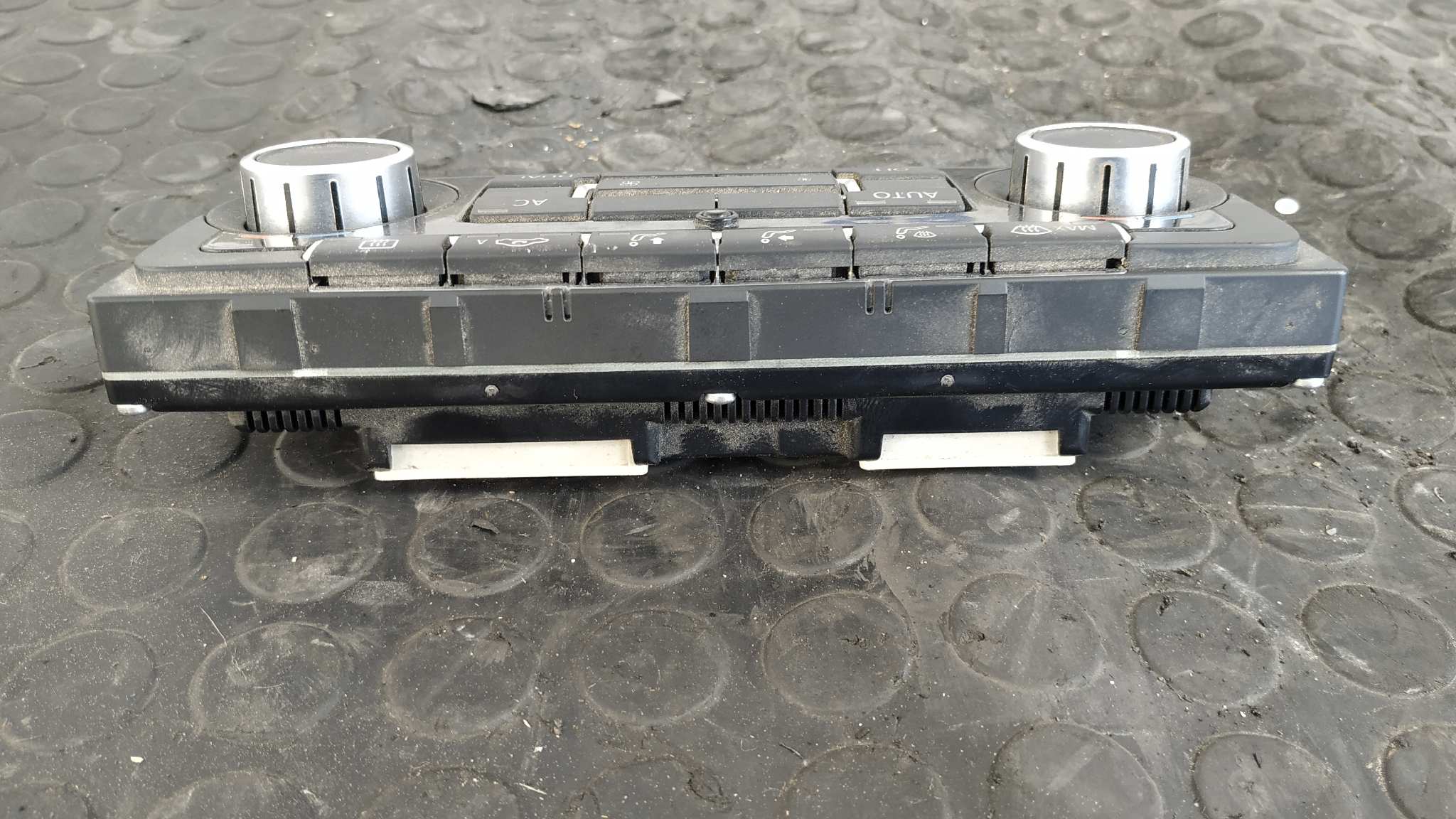 MANDO CLIMATIZADOR VOLKSWAGEN GOLF VI (5K1) - vista 4