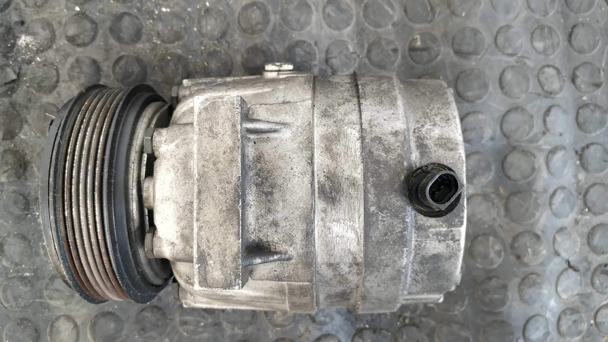 COMPRESOR AIRE ACONDICIONADO RENAULT LAGUNA II (BG0) - vista 7