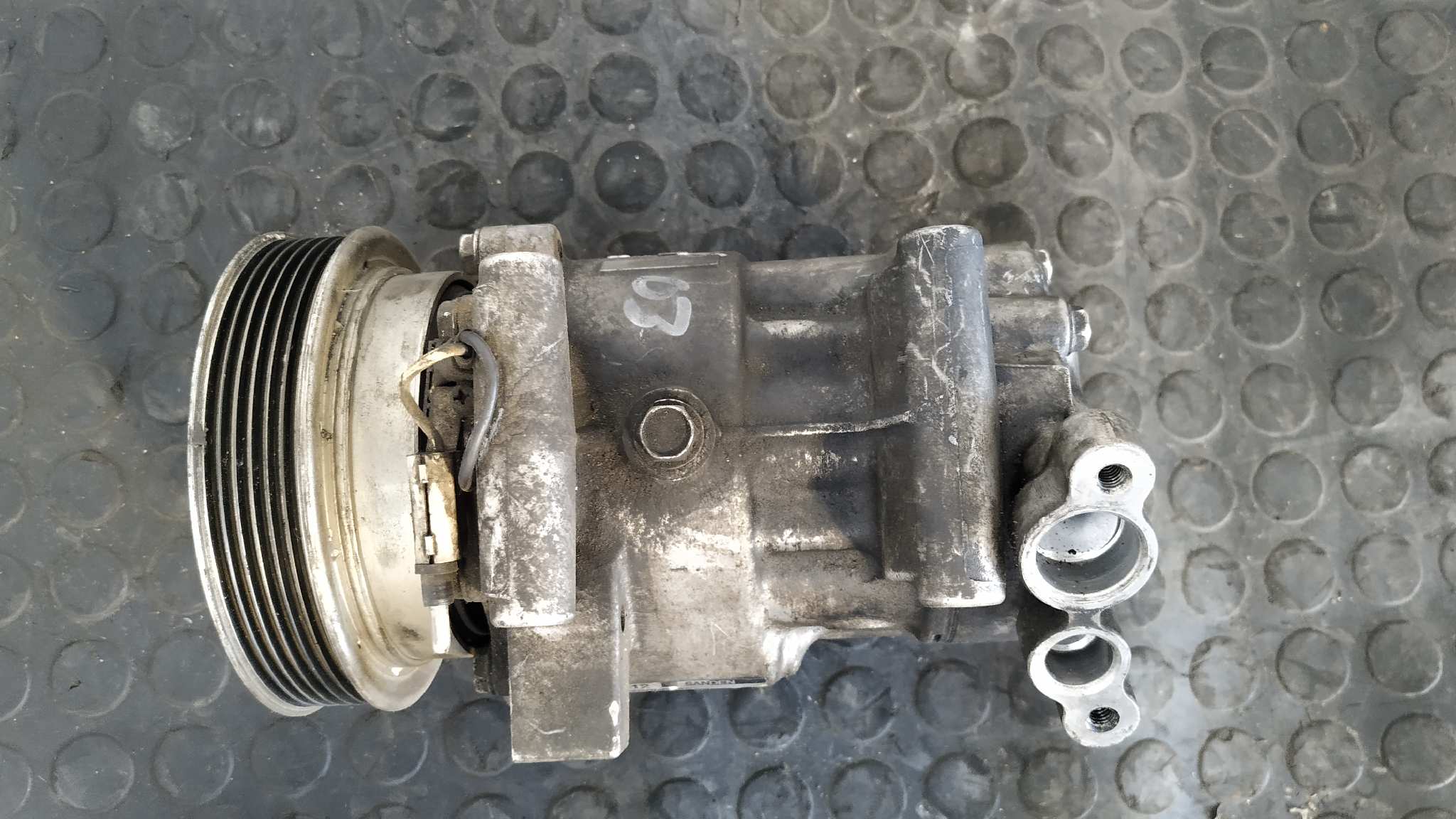 COMPRESOR AIRE ACONDICIONADO RENAULT KANGOO (F/KC0) - vista 5
