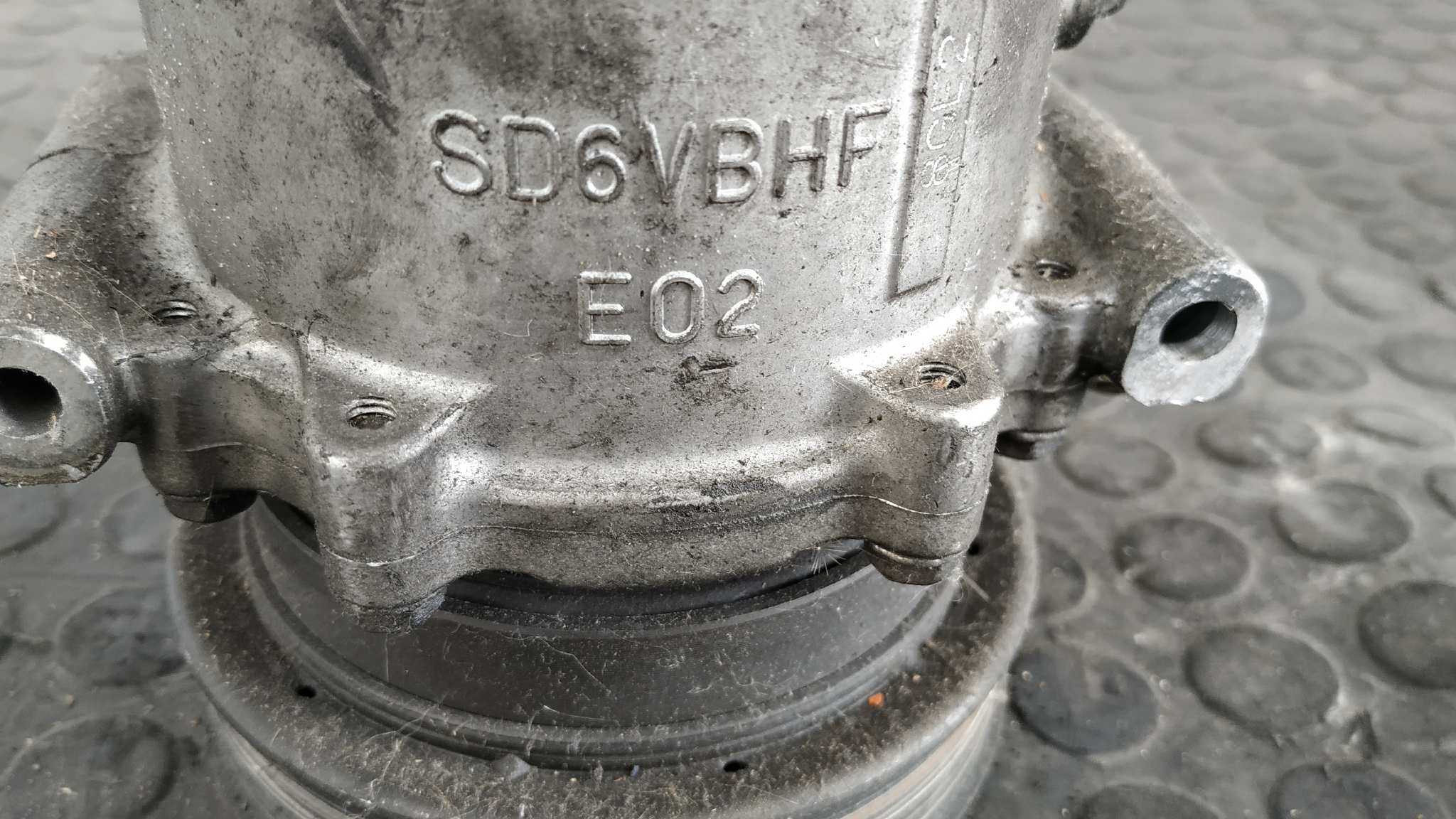 COMPRESOR AIRE ACONDICIONADO RENAULT KANGOO (F/KC0) - vista 2