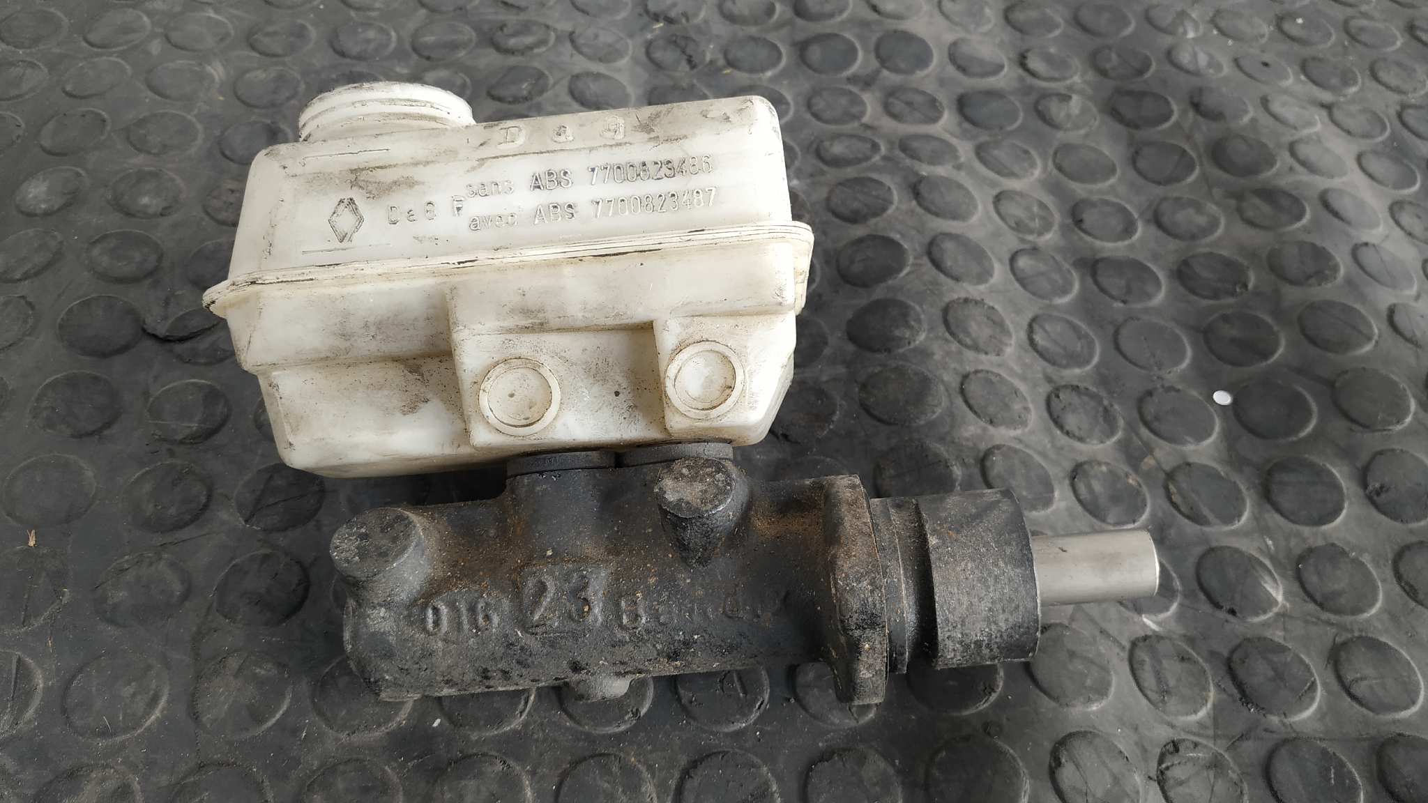 BOMBA FRENO RENAULT LAGUNA (B56) - vista 3