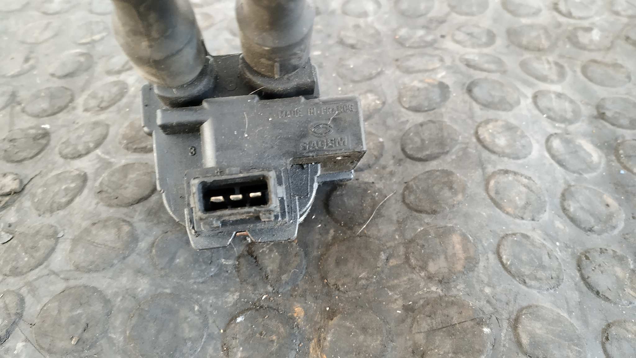 BOBINA ENCENDIDO RENAULT MEGANE I BERLINA HATCHBACK (BA0) - vista 3