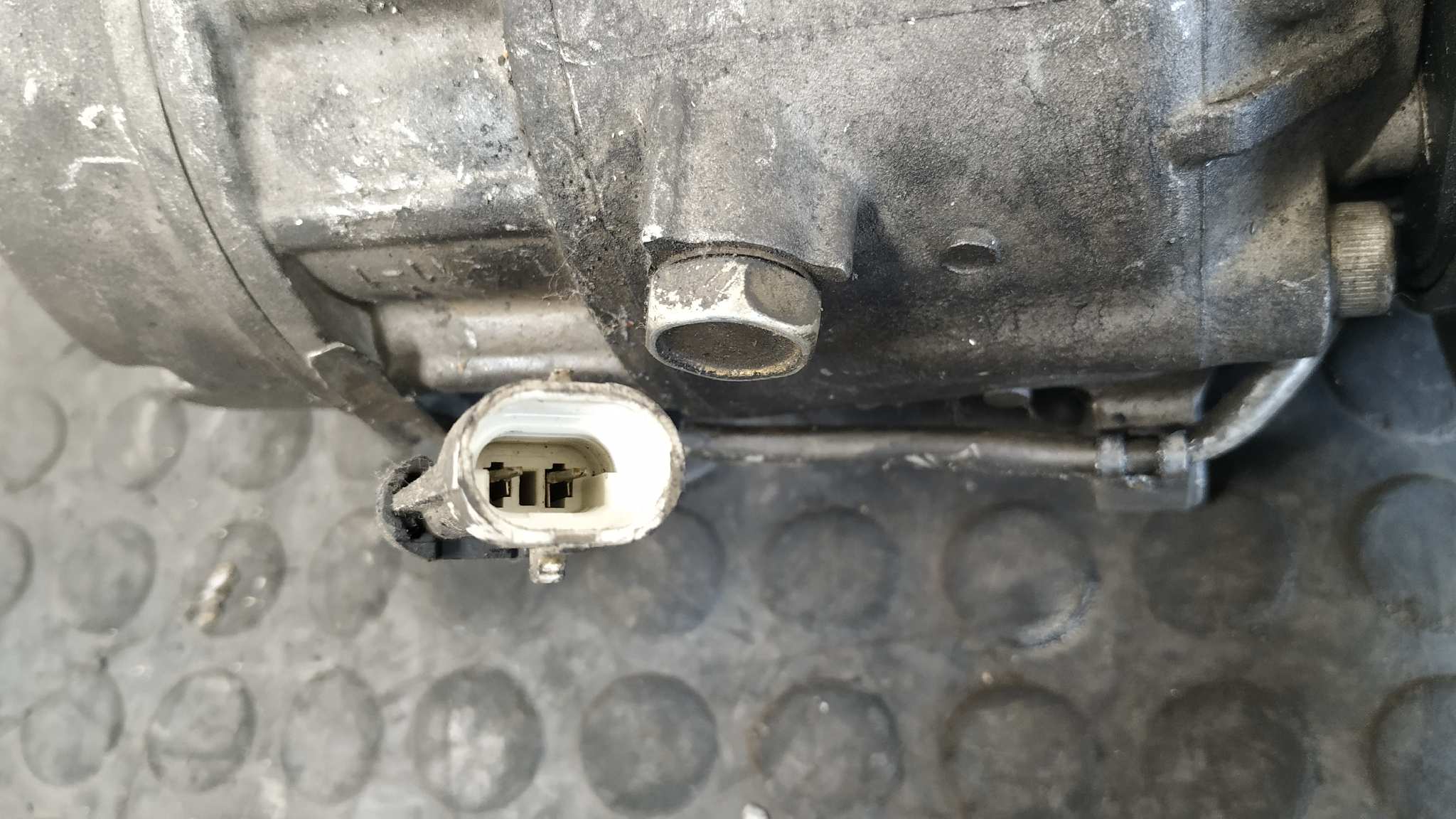 COMPRESOR AIRE ACONDICIONADO OPEL VECTRA B BERLINA 1.7 TURBODIESEL (17 DT / LU8) - vista 5