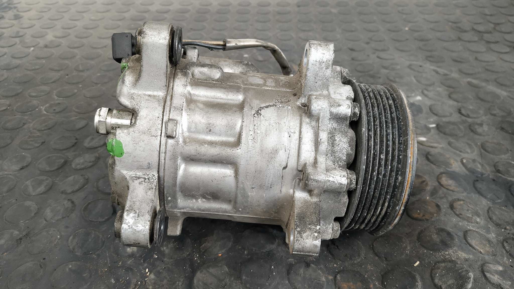 COMPRESOR AIRE ACONDICIONADO SEAT AROSA (6H1) - vista 4