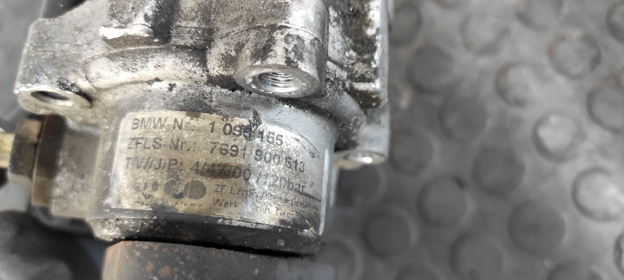 BOMBA DIRECCION BMW SERIE 3 BERLINA (E46) - vista 2