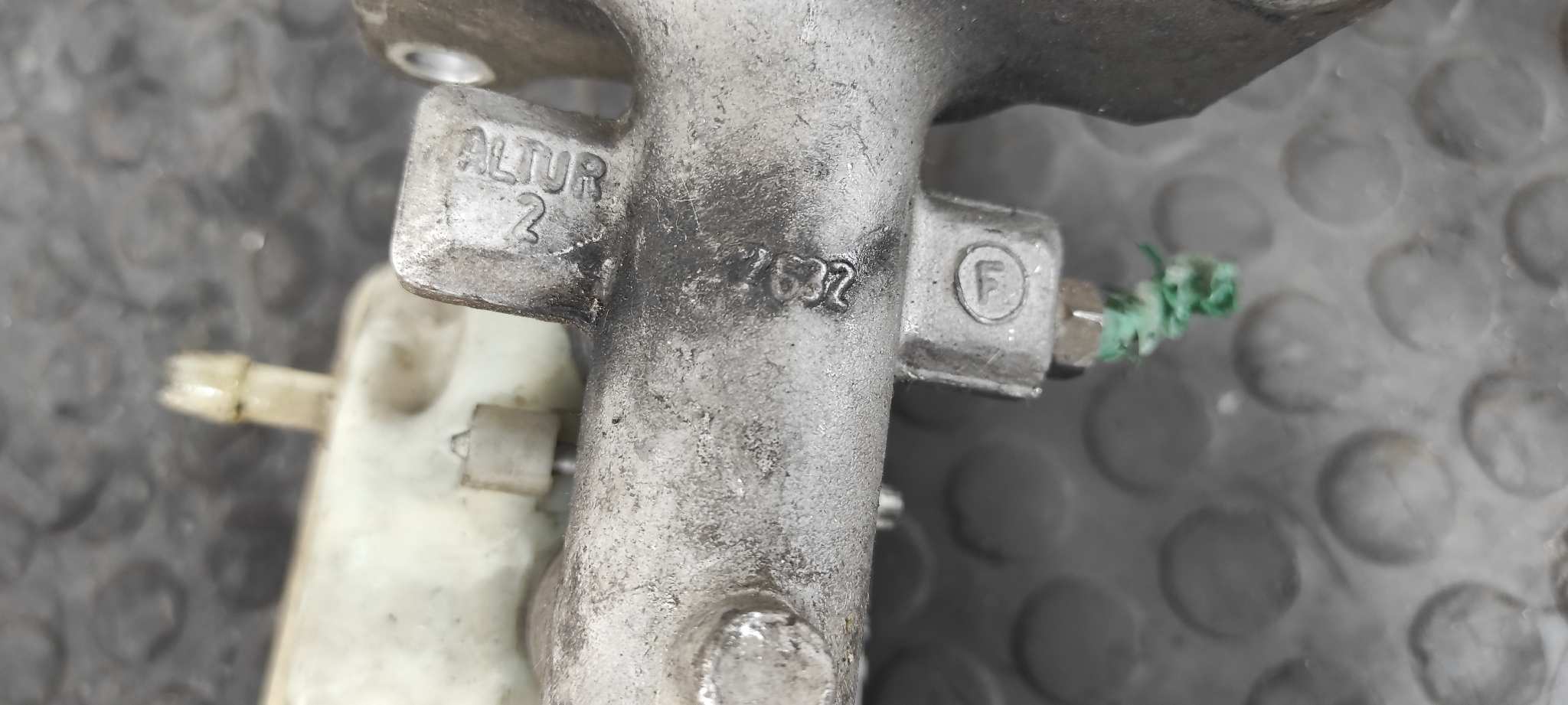 BOMBA FRENO OPEL VIVARO 1.9 CDTI CAT (F9Q-760 / L08) - vista 5