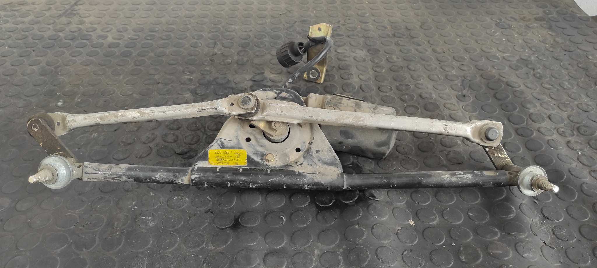 MOTOR LIMPIA DELANTERO BMW SERIE 3 BERLINA (E36) - vista 2