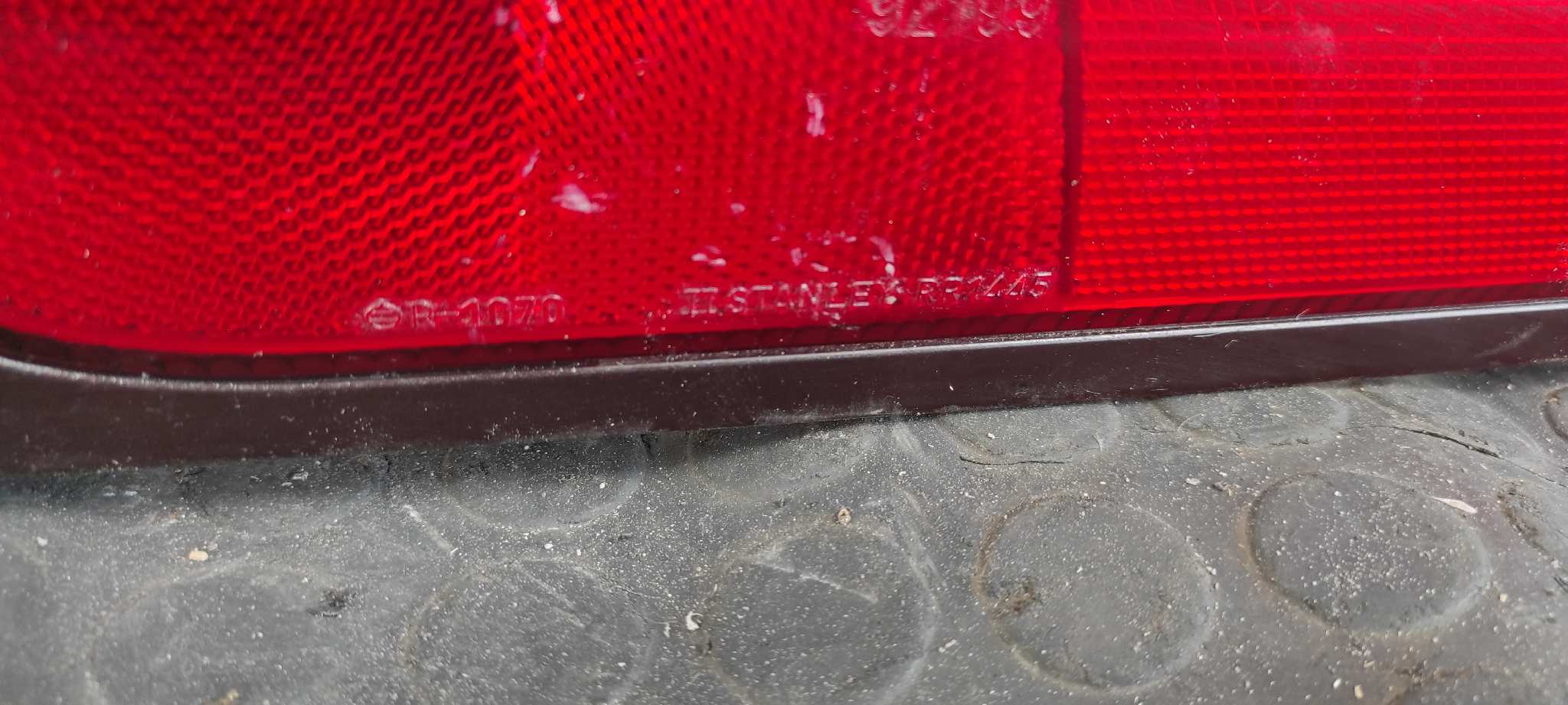 PILOTO TRASERO IZQUIERDO FORD PROBE 2.0 - vista 2