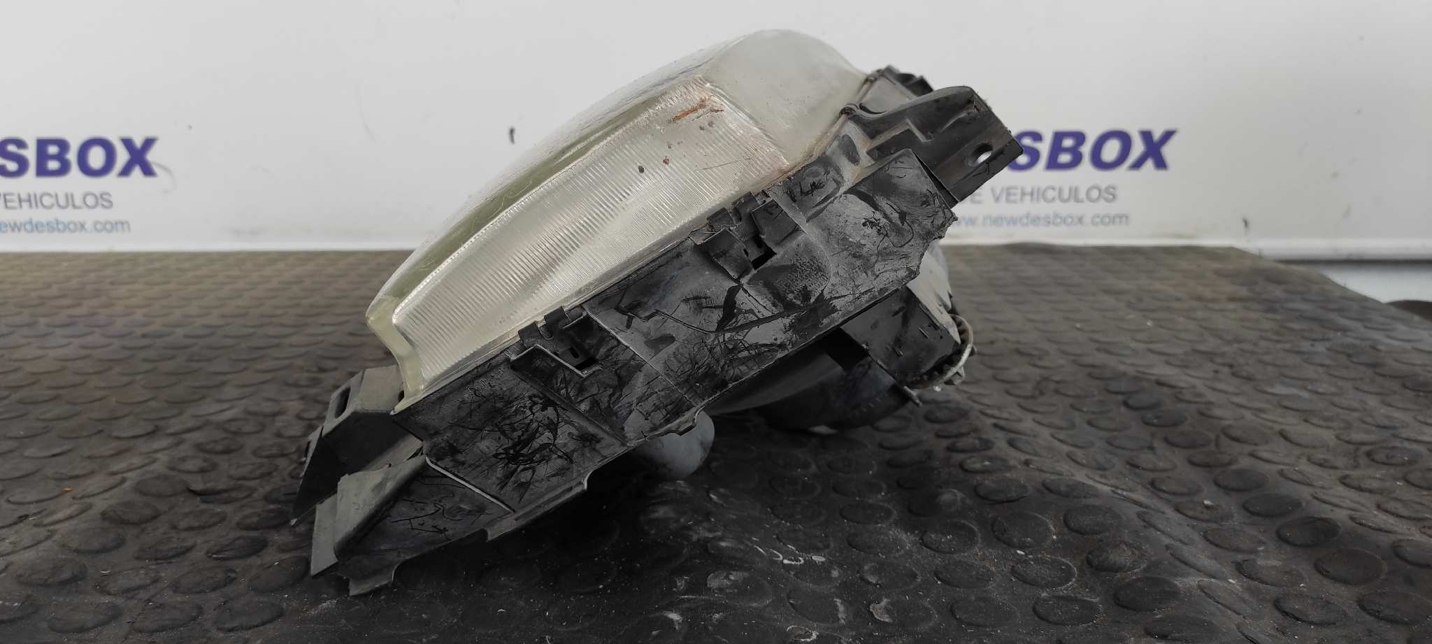 FARO DERECHO VOLKSWAGEN T4 BUS (MOD. 1991) - vista 8