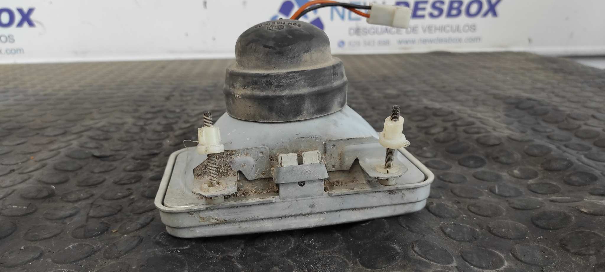 FARO ANTINIEBLA IZQUIERDO NISSAN VANETTE (C 220) - vista 2