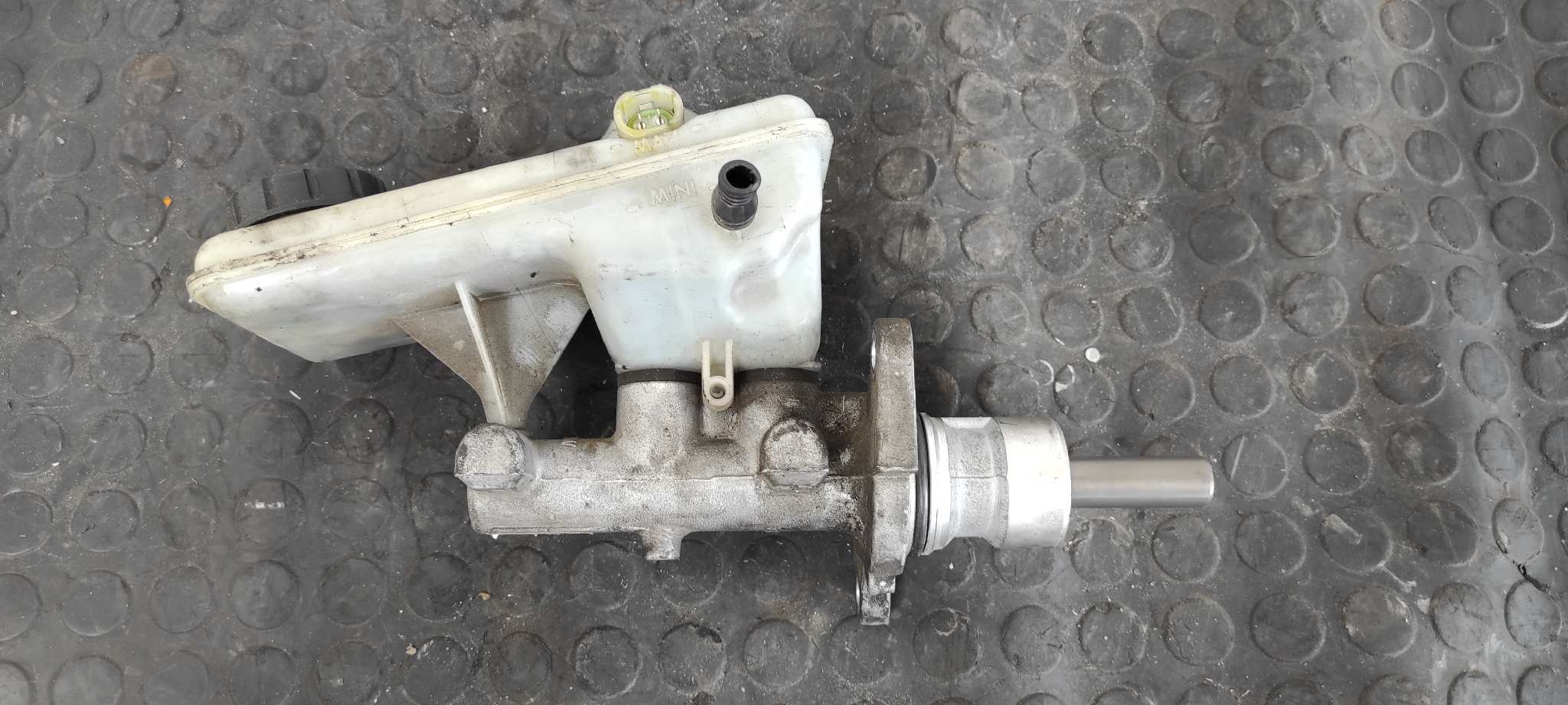 BOMBA FRENO OPEL VIVARO 1.9 CDTI CAT (F9Q-760 / L08) - vista 4