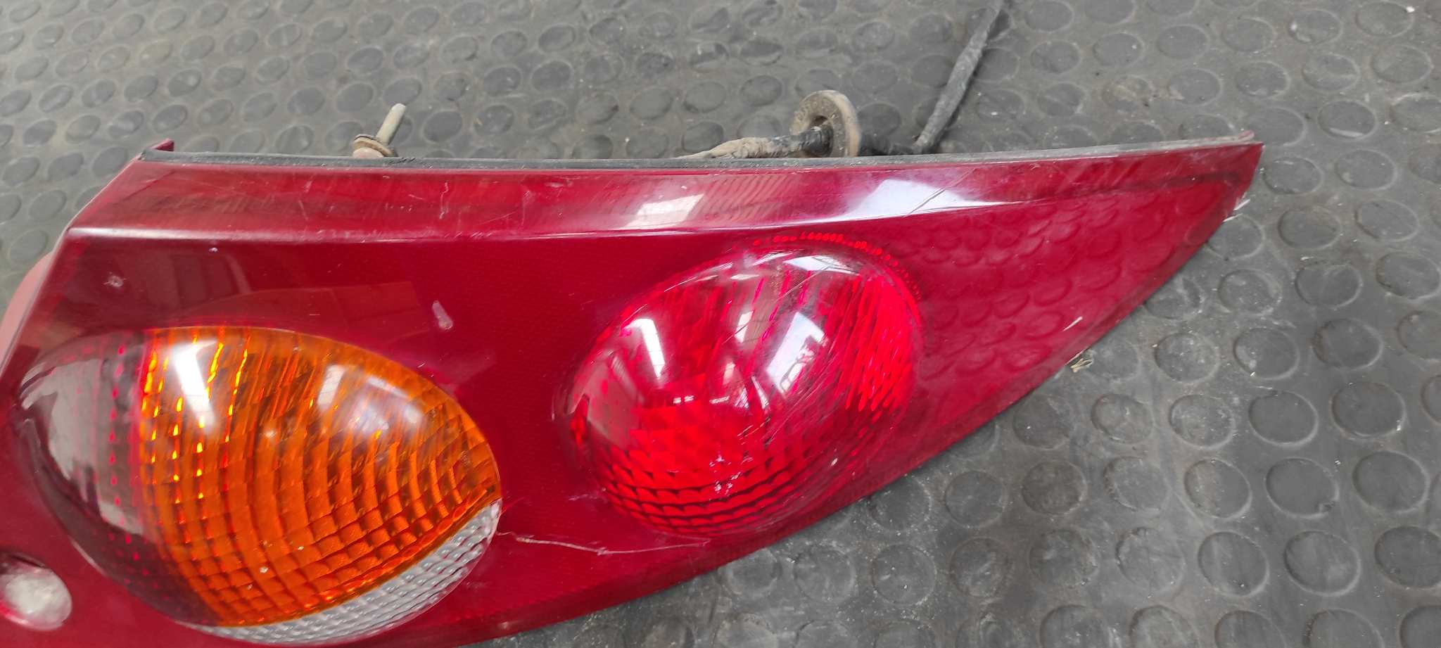 PILOTO TRASERO DERECHO FORD COUGAR (MC) - vista 9