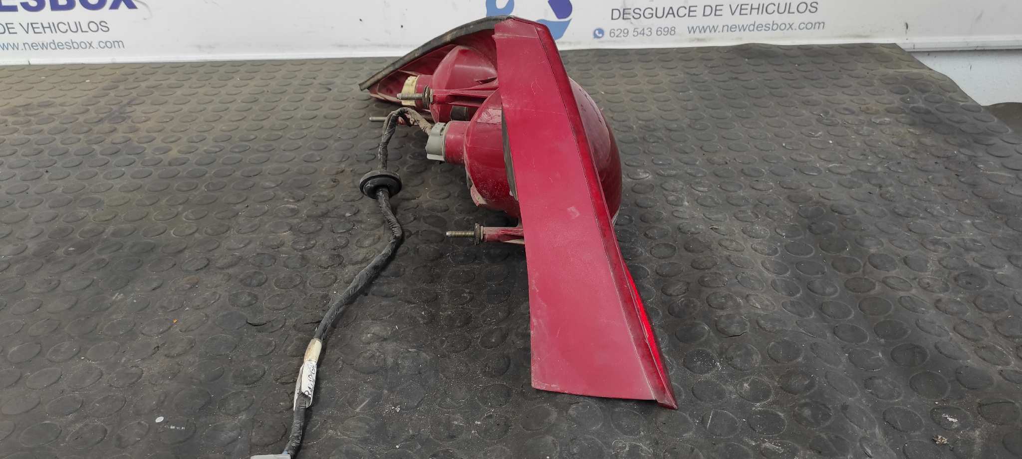 PILOTO TRASERO DERECHO FORD COUGAR (MC) - vista 8