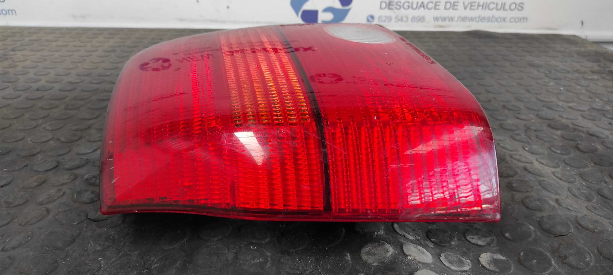 PILOTO TRASERO IZQUIERDO VOLKSWAGEN LUPO (6X1/6E1) - vista 3