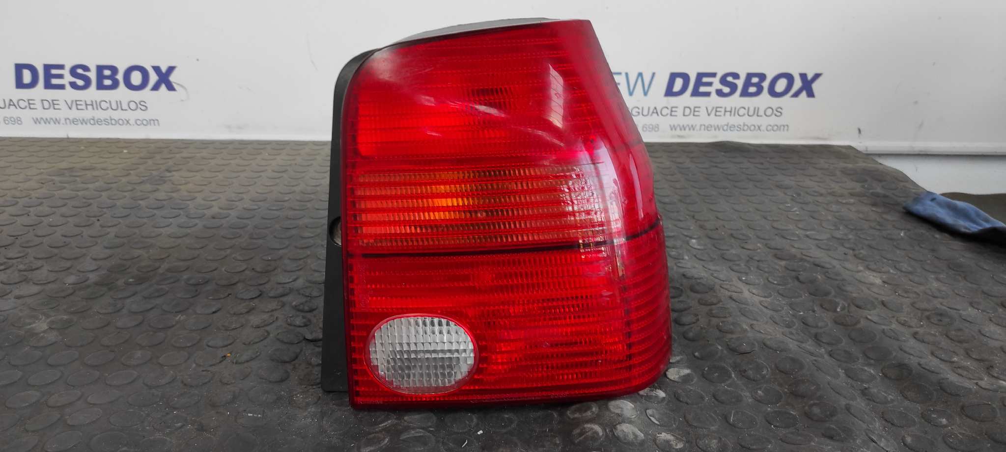 PILOTO TRASERO DERECHO VOLKSWAGEN LUPO (6X1/6E1)