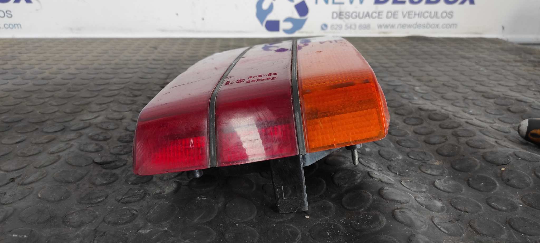 PILOTO TRASERO DERECHO SEAT MALAGA 1.2 - vista 2