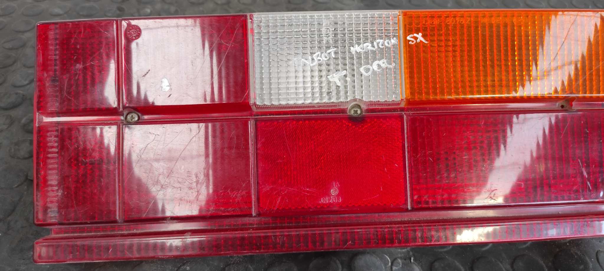 PILOTO TRASERO DERECHO TALBOT HORIZON 1.9 - vista 4