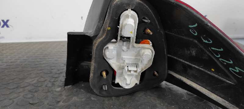 PILOTO TRASERO IZQUIERDO RENAULT MEGANE II CLASSIC BERLINA - vista 8