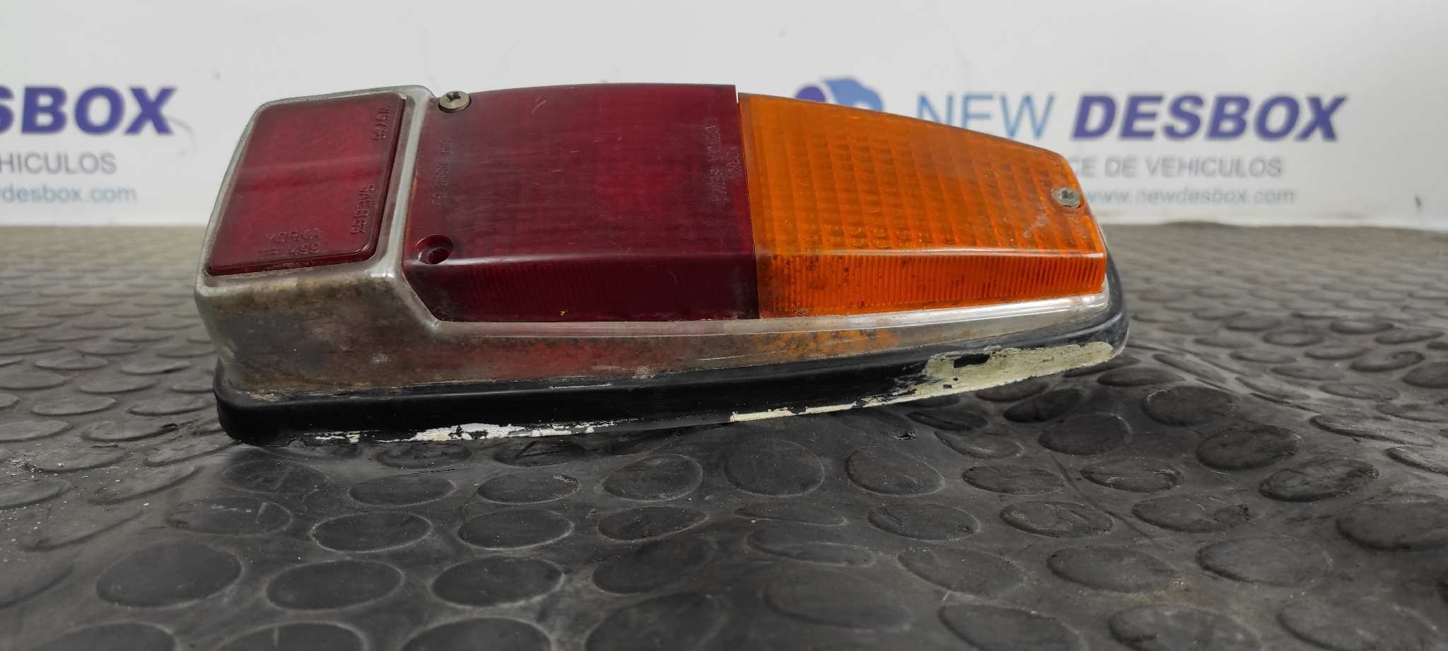 PILOTO TRASERO DERECHO RENAULT 8 956 - vista 2