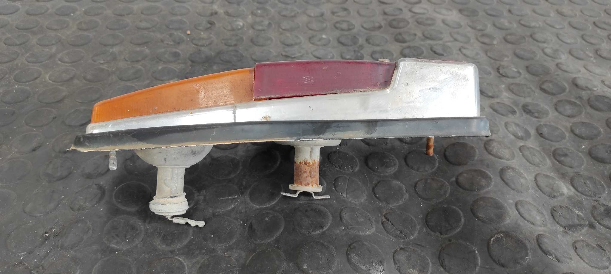 PILOTO TRASERO DERECHO RENAULT 8 956 - vista 8