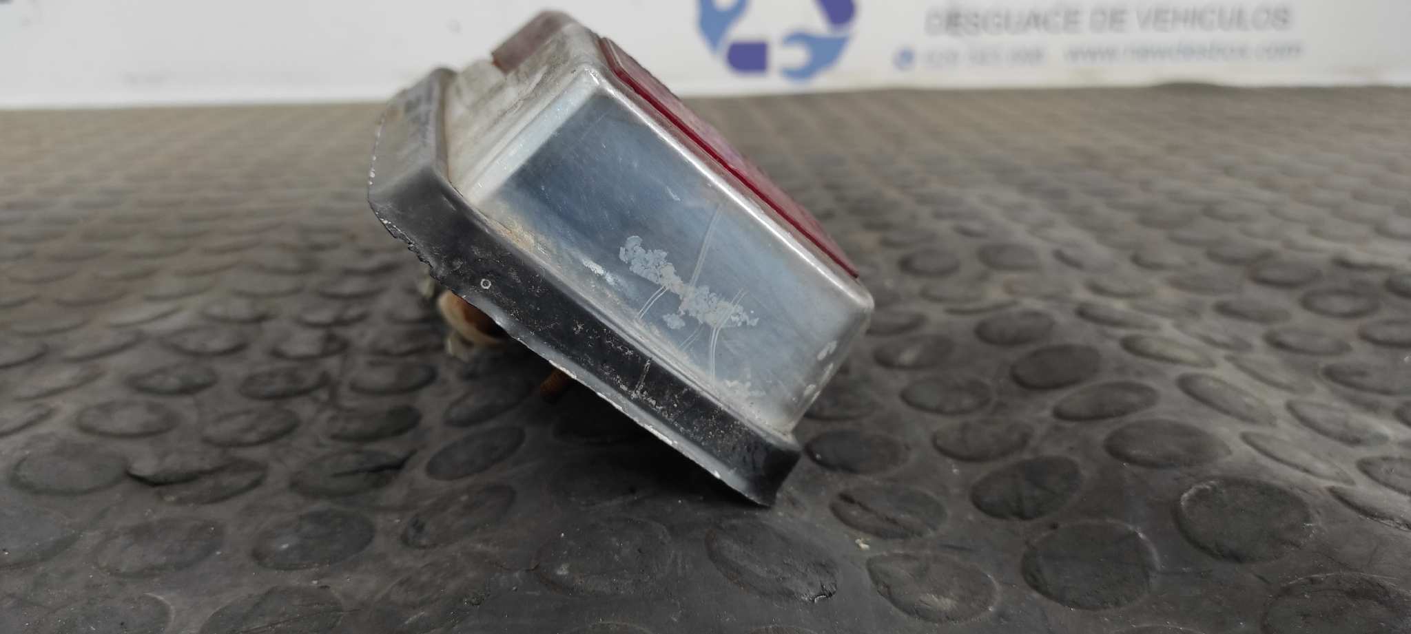 PILOTO TRASERO DERECHO RENAULT 8 956 - vista 6