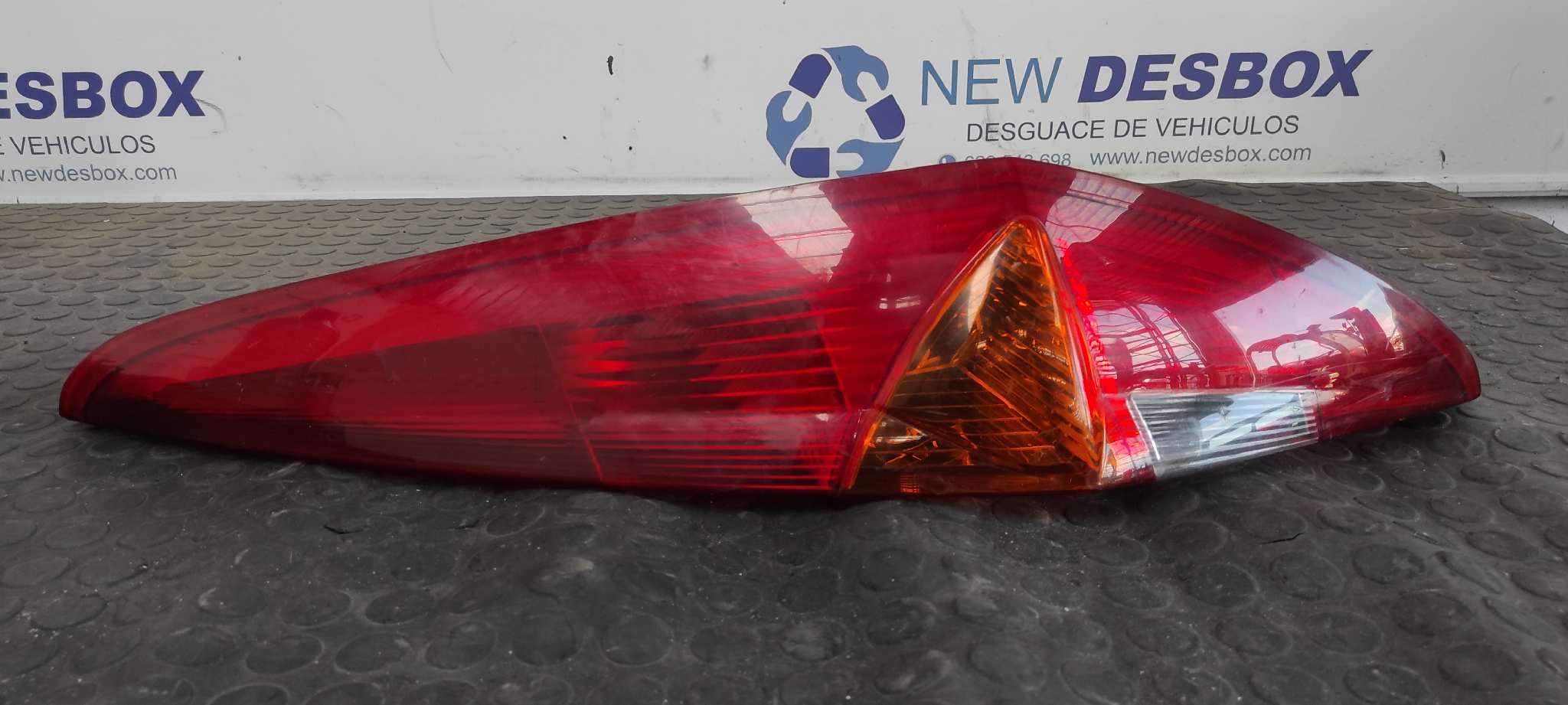 PILOTO TRASERO DERECHO FIAT PUNTO BERLINA (188)