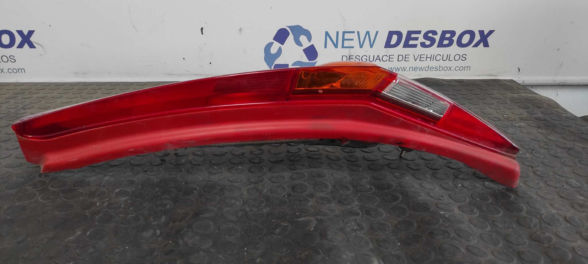 PILOTO TRASERO DERECHO FIAT PUNTO BERLINA (188) - vista 8