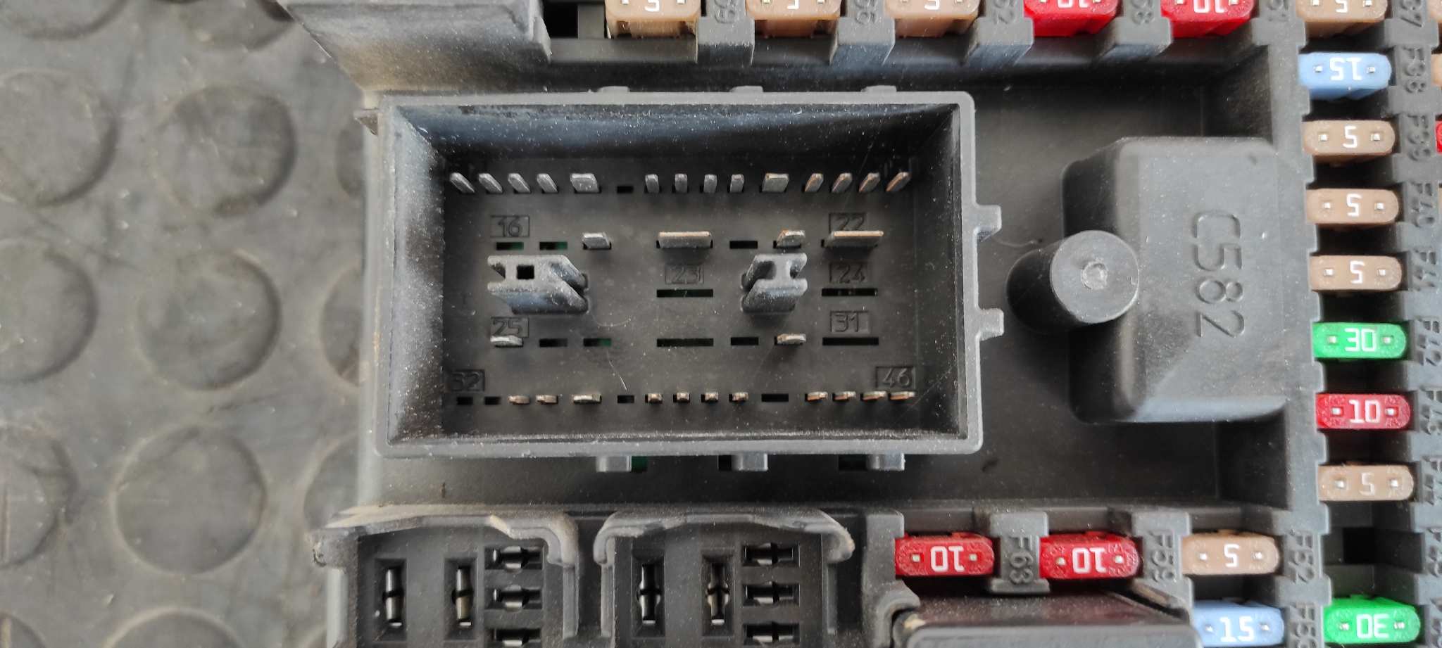 CAJA RELES / FUSIBLES LAND ROVER RANGE ROVER SPORT - vista 11