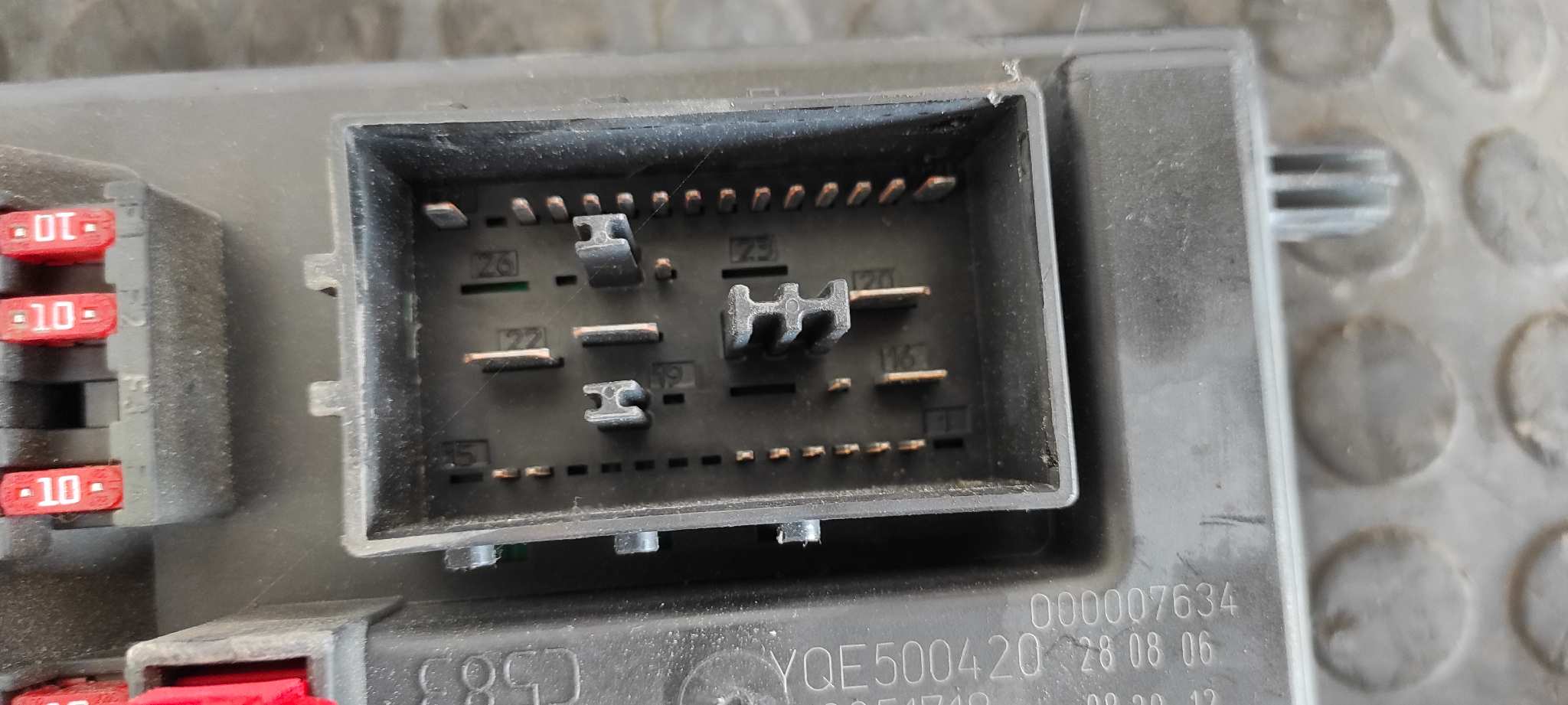 CAJA RELES / FUSIBLES LAND ROVER RANGE ROVER SPORT - vista 4