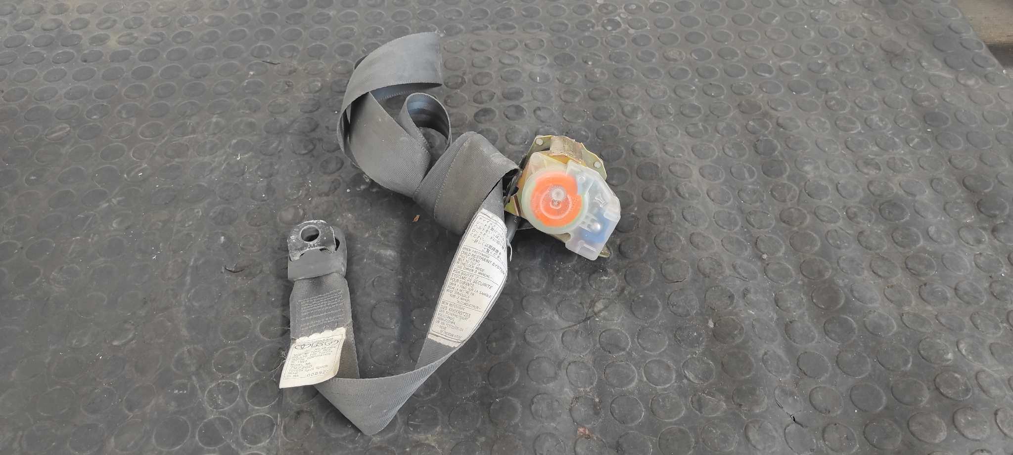 CINTURON TRASERO DERECHO TOYOTA RAV 4 FUNCRUISER (A1)