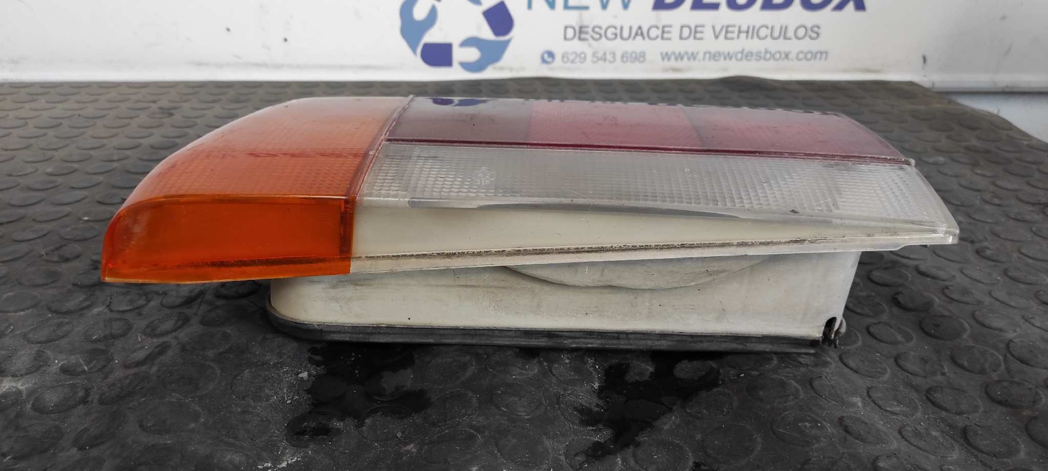 PILOTO TRASERO IZQUIERDO PEUGEOT 505 BERLINA - vista 5