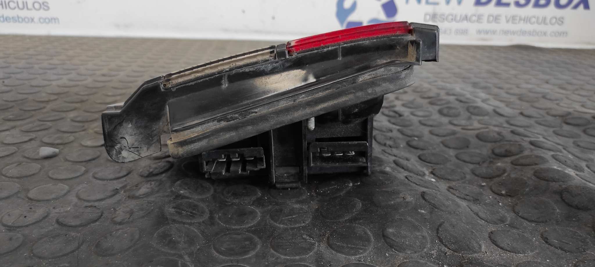 PILOTO PORTON DERECHO VOLKSWAGEN PASSAT (321/23/27/31) - vista 6