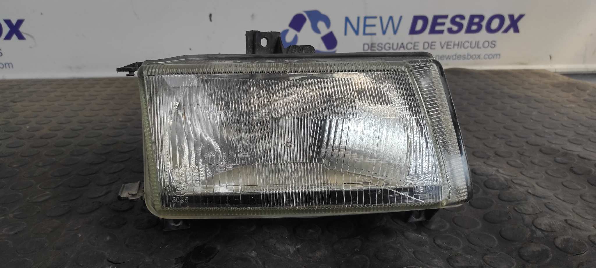 FARO DERECHO VOLKSWAGEN CADDY KA/KB (9K9)