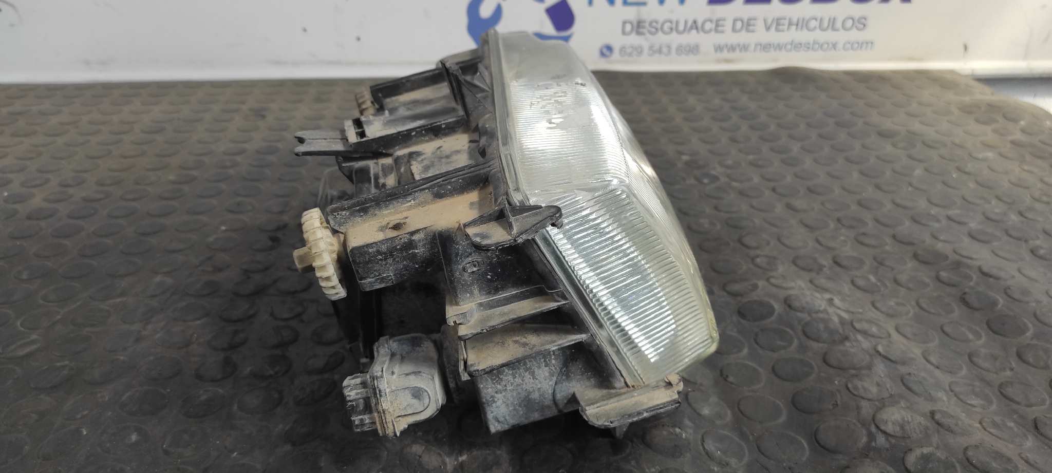 FARO DERECHO VOLKSWAGEN CADDY KA/KB (9K9) - vista 4