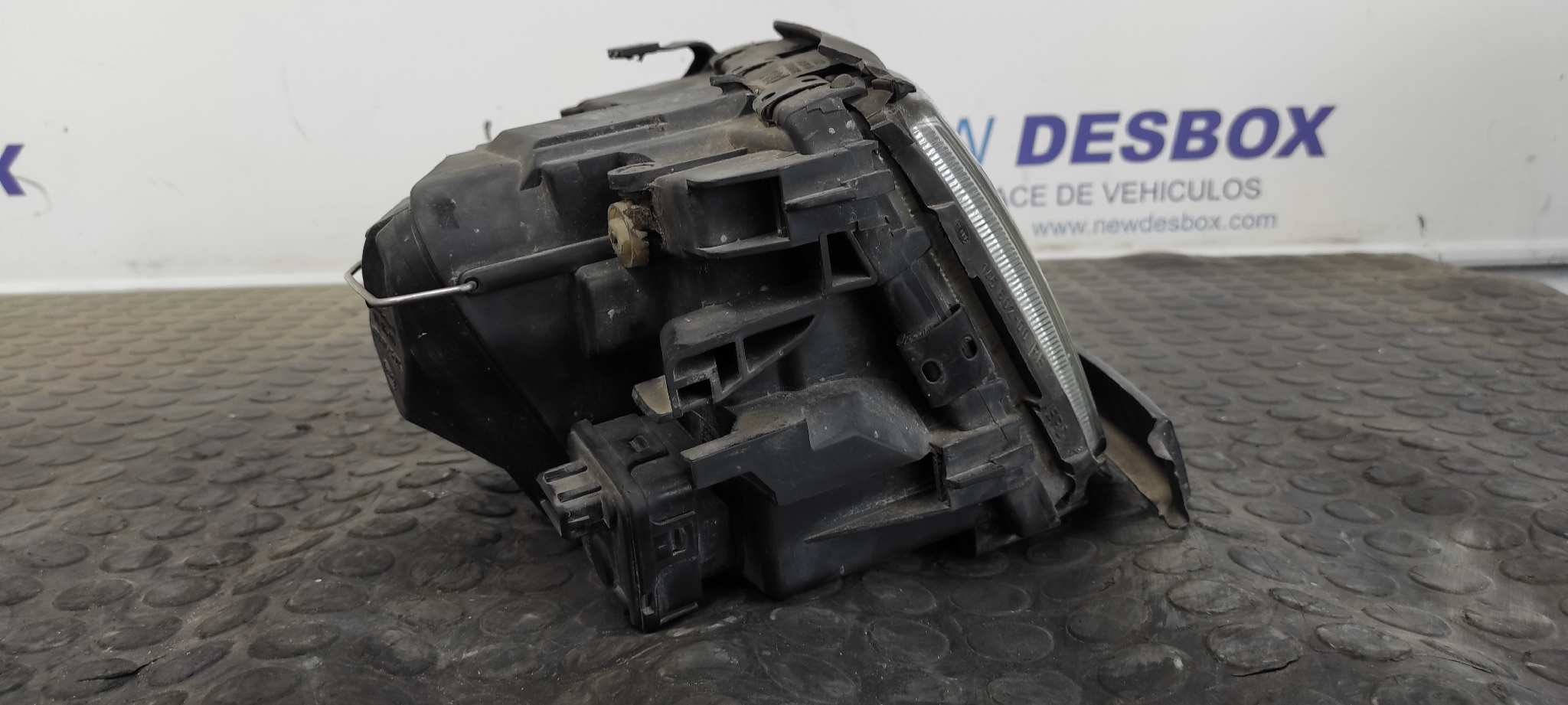 FARO DERECHO AUDI A6 BERLINA (C4) - vista 9