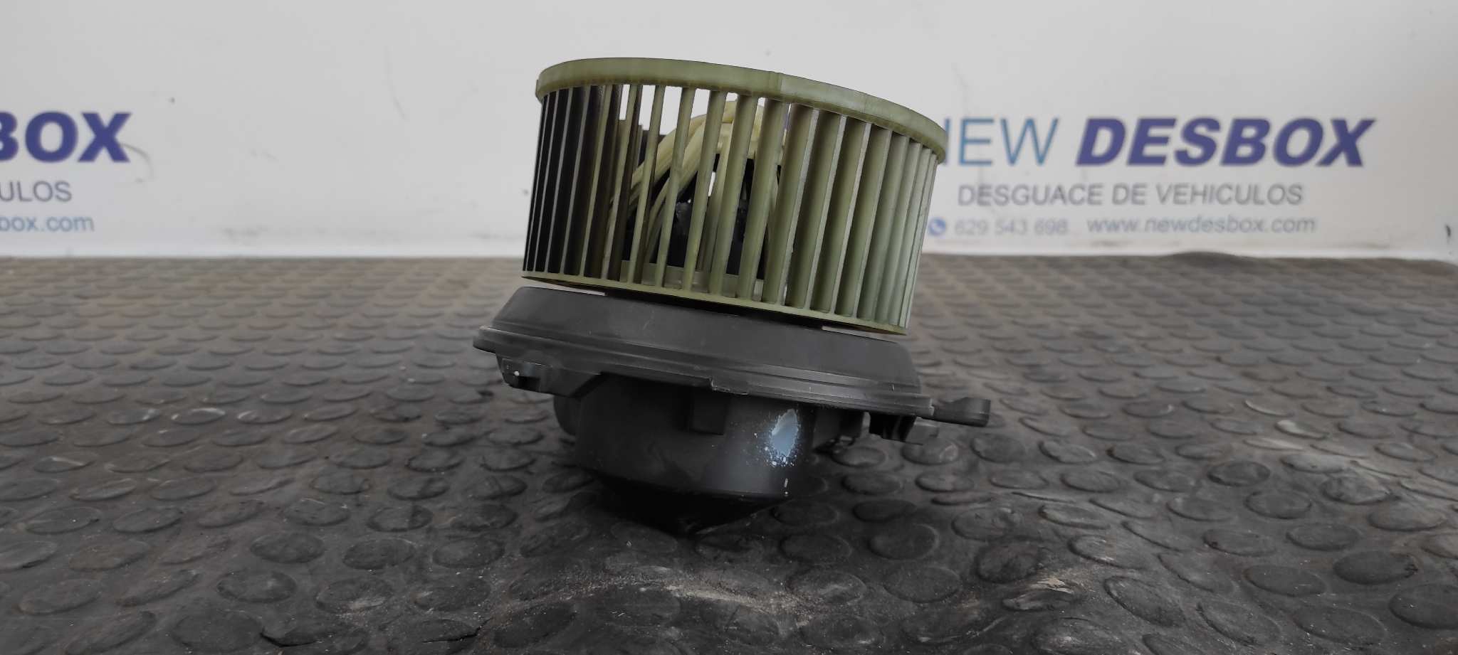 MOTOR CALEFACCION VOLKSWAGEN PASSAT BERLINA (3B3) - vista 4