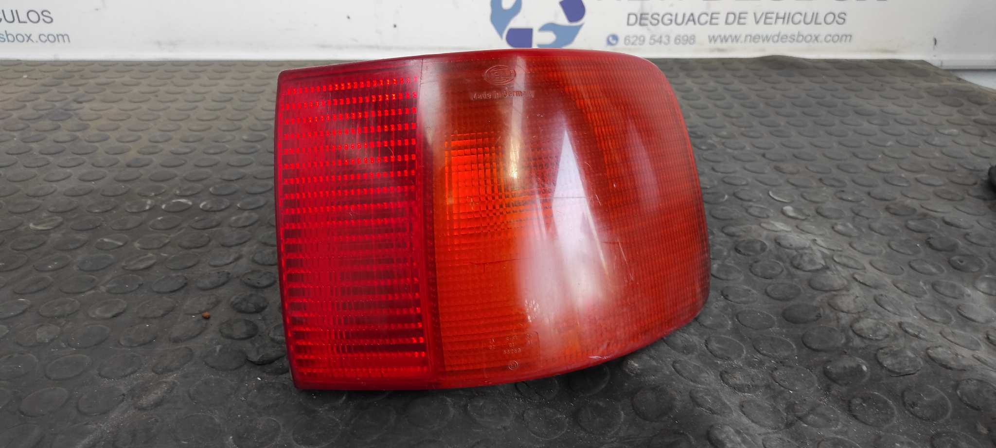 PILOTO TRASERO DERECHO AUDI 100 BERLINA (C4)