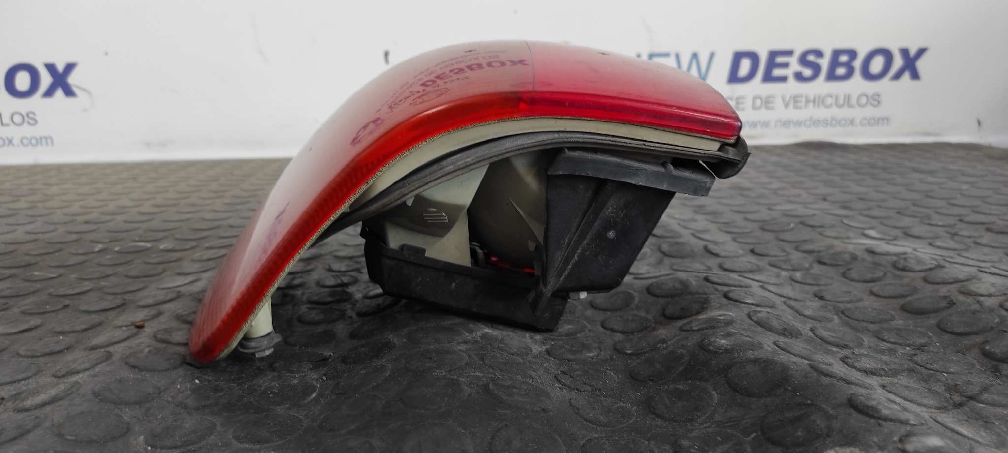 PILOTO TRASERO DERECHO AUDI 100 BERLINA (C4) - vista 7