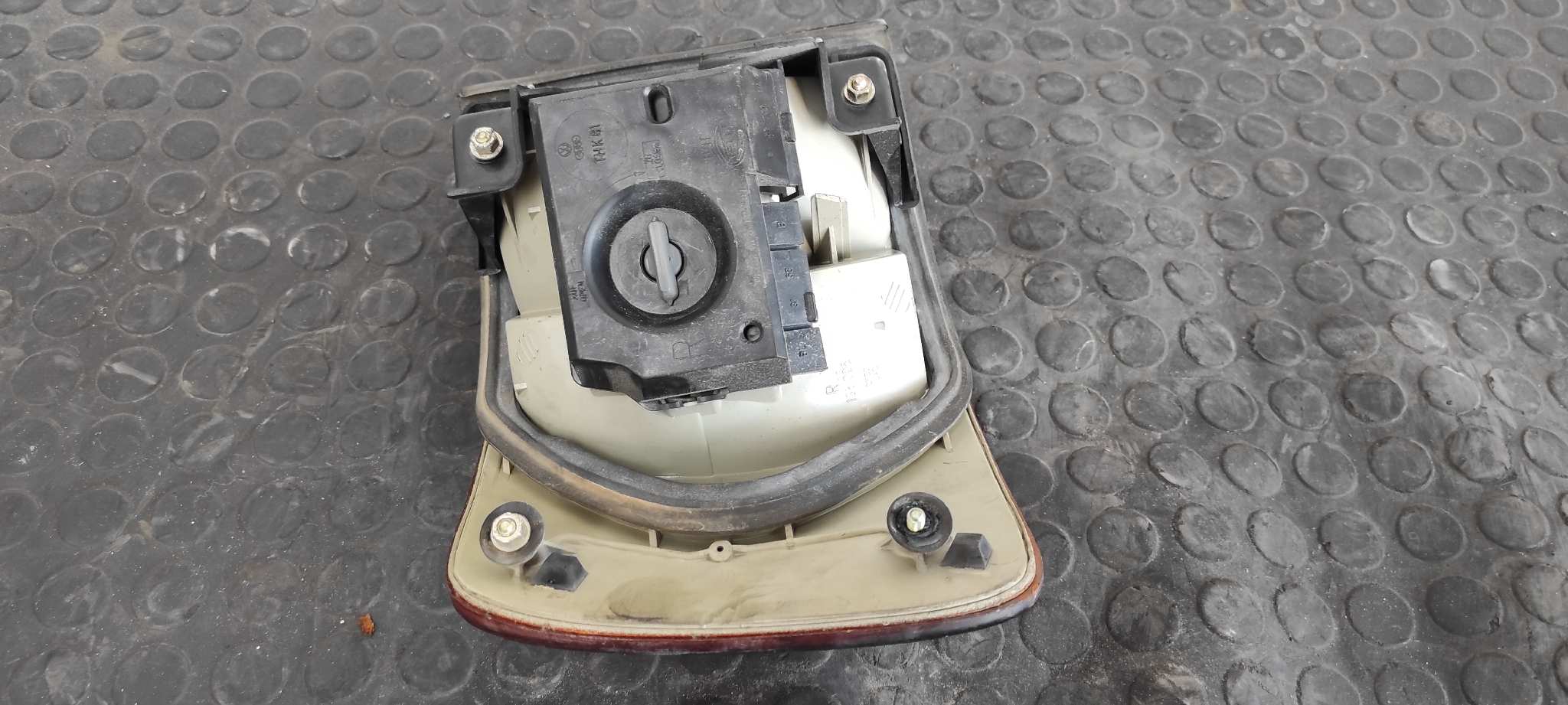 PILOTO TRASERO DERECHO AUDI 100 BERLINA (C4) - vista 5