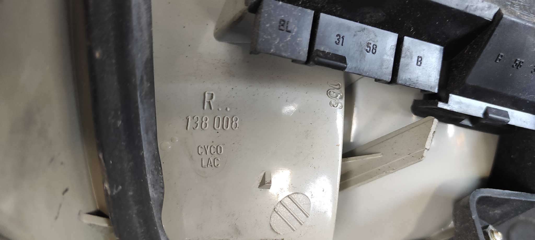 PILOTO TRASERO DERECHO AUDI 100 BERLINA (C4) - vista 8